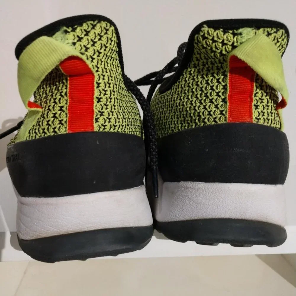 adidas traxion questar