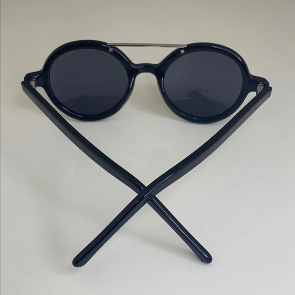 Komono New Vivien Glossy Black Sunglasses round