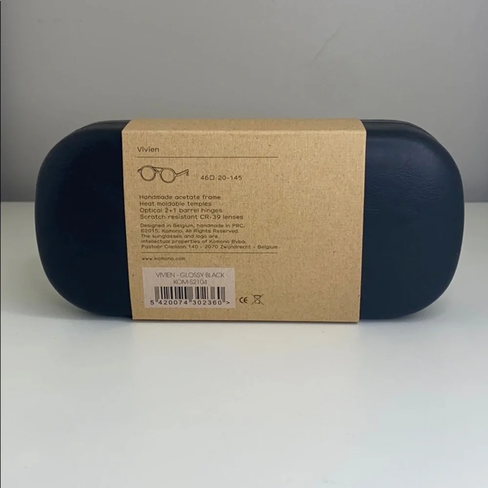 Komono New Vivien Glossy Black Sunglasses round