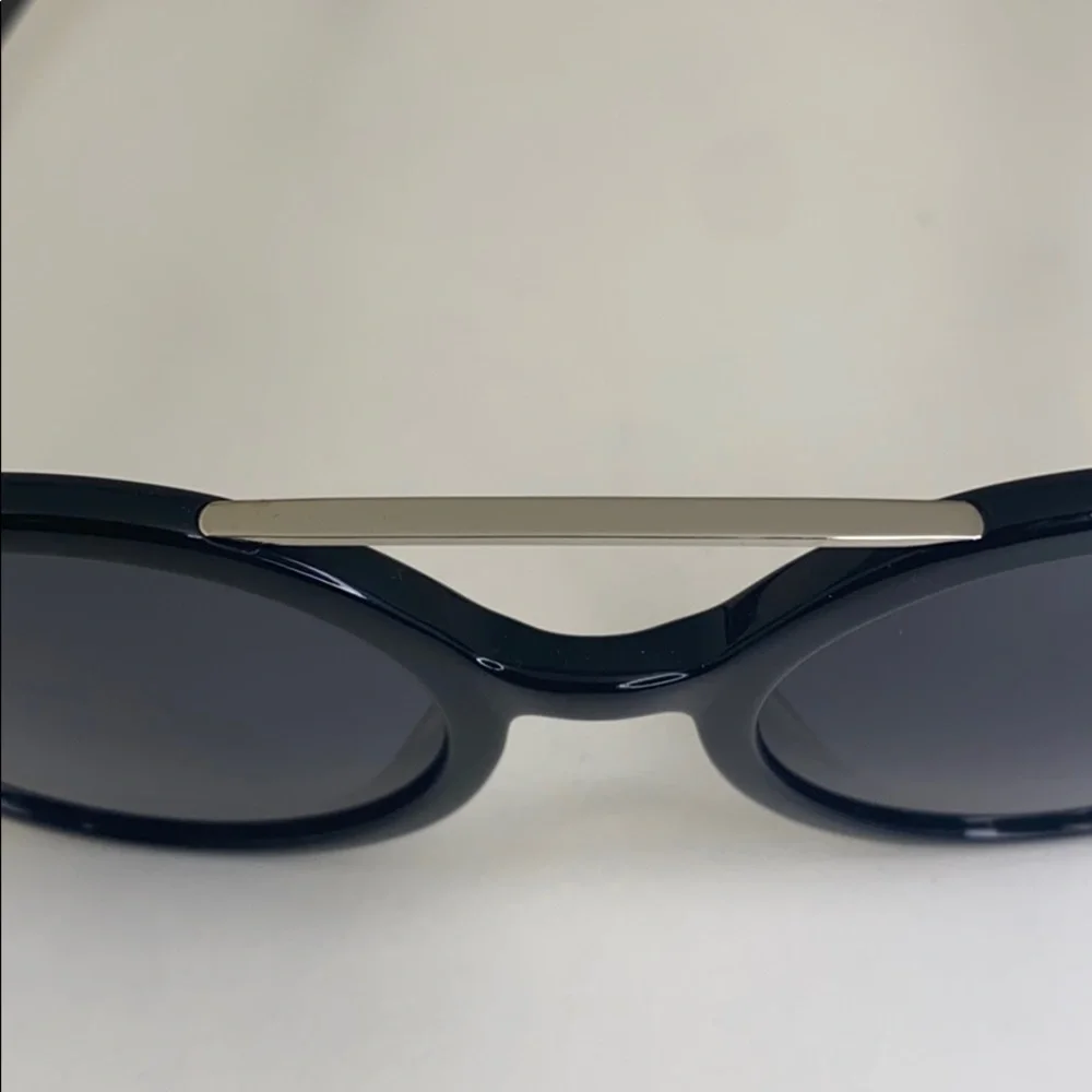 Komono New Vivien Glossy Black Sunglasses round