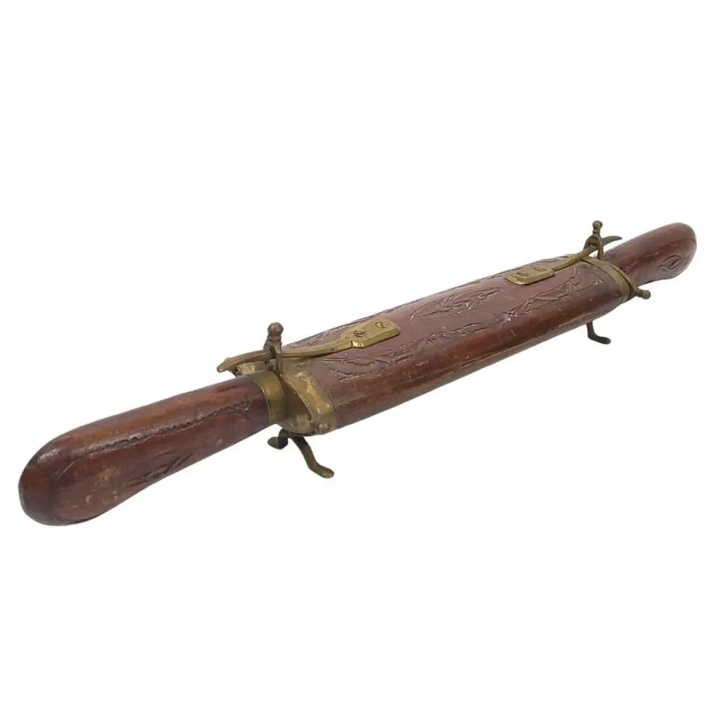 Unbranded vintage carving