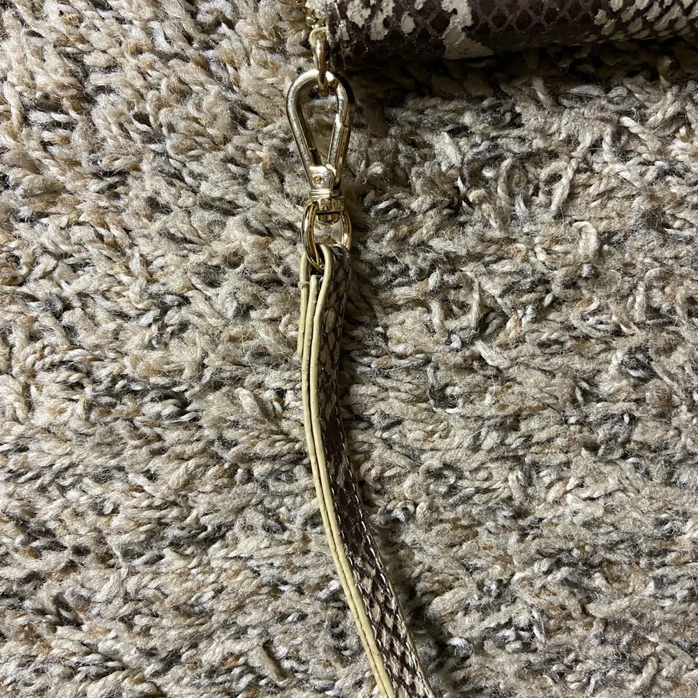 Michael Kors leave greyish light