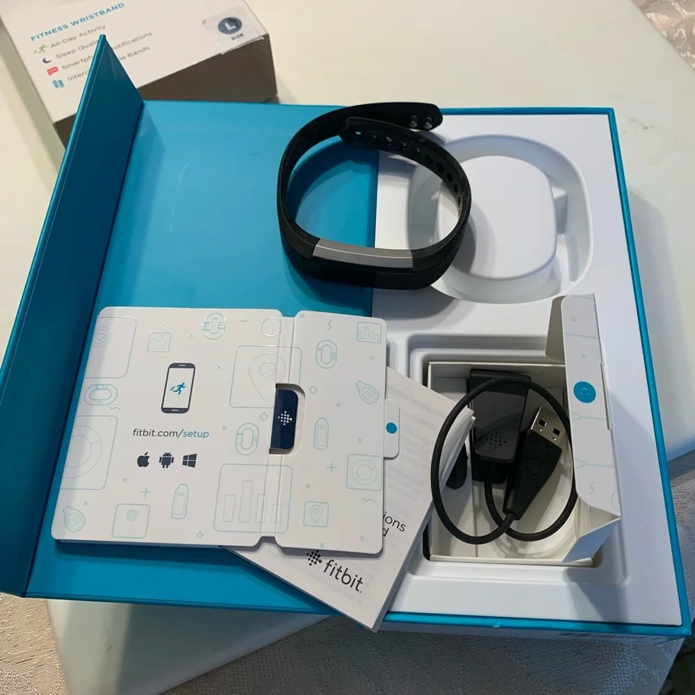 USED FitBit Alta. Size Large. PLEASE READ DESCRIPTION BELOW.