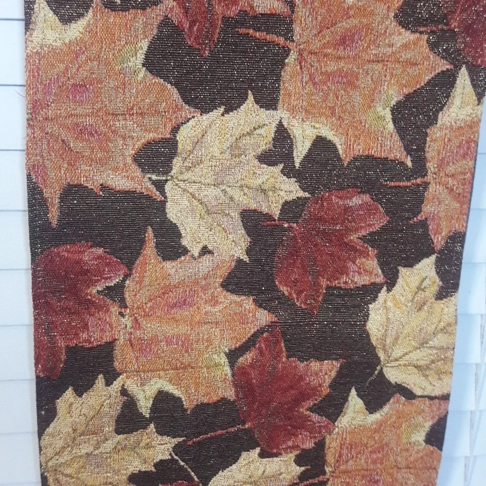 unbranded fall leaf