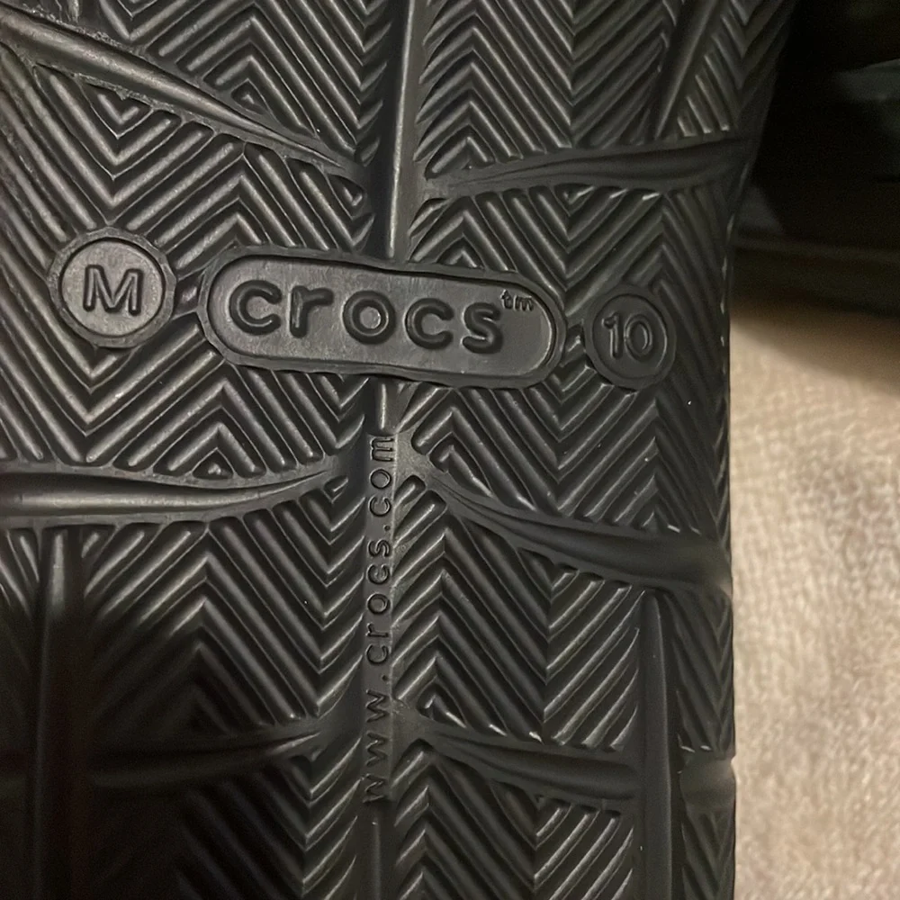 CROCS great size