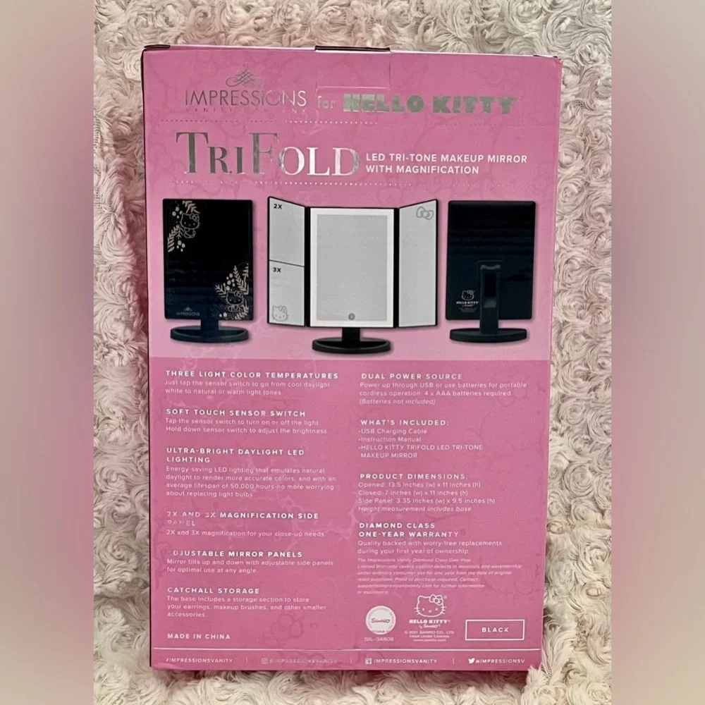 ✨NWT✨Hello Kitty Impressions Vanity TRIFOLD LED MAKEUP MIRROR WITH MAGNIFICATION
