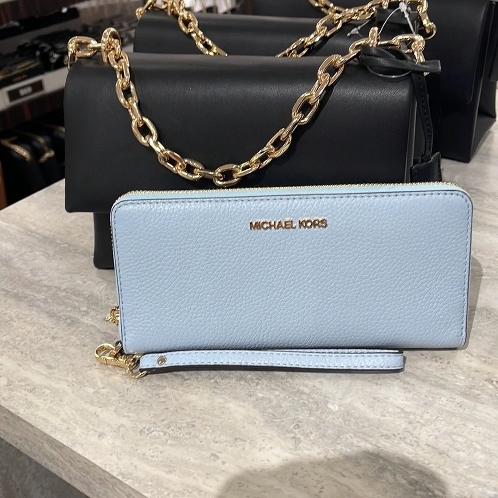 MICHAEL KORS LARGE TRAVEL CONTINENTAL WRISTLET WALLET PHONEHOLDER Vista Blue