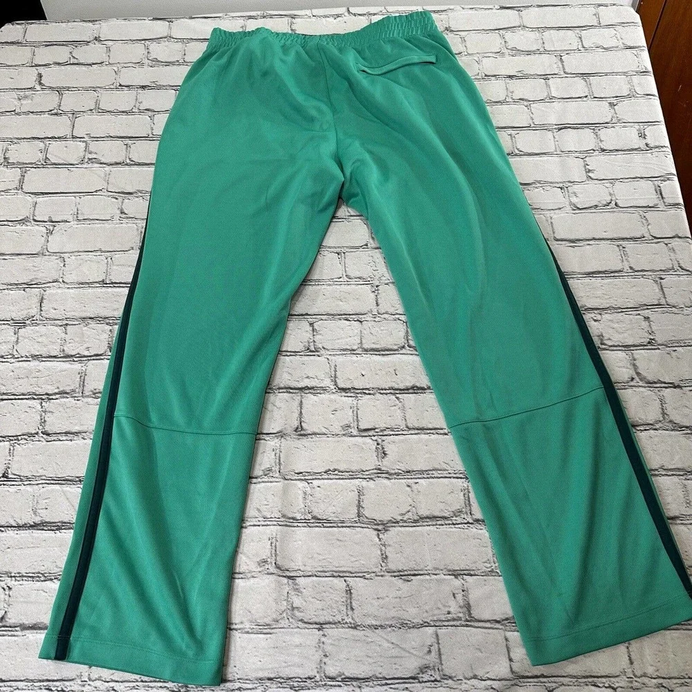 Nike green sweatpants