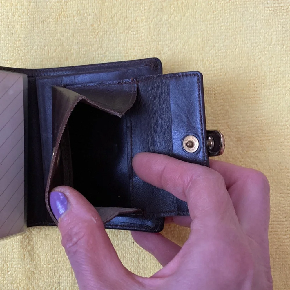 N/A leather wallet