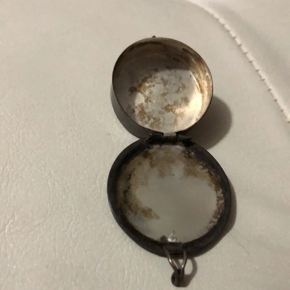 Vintage mini tin
