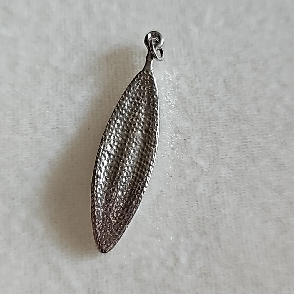 N/A silver tone