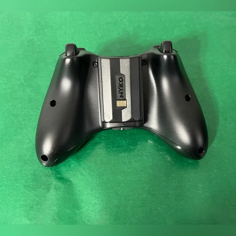 Xbox 360 NYKO game controller black unused