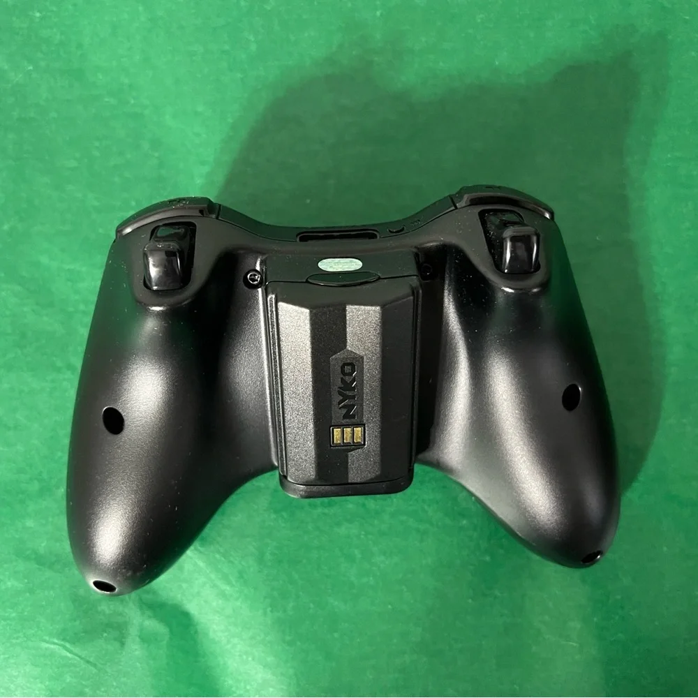 Xbox 360 NYKO game controller black unused