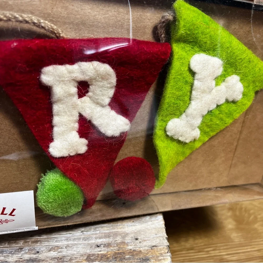 Sleigh Hill MERRY Christmas Felt Garland