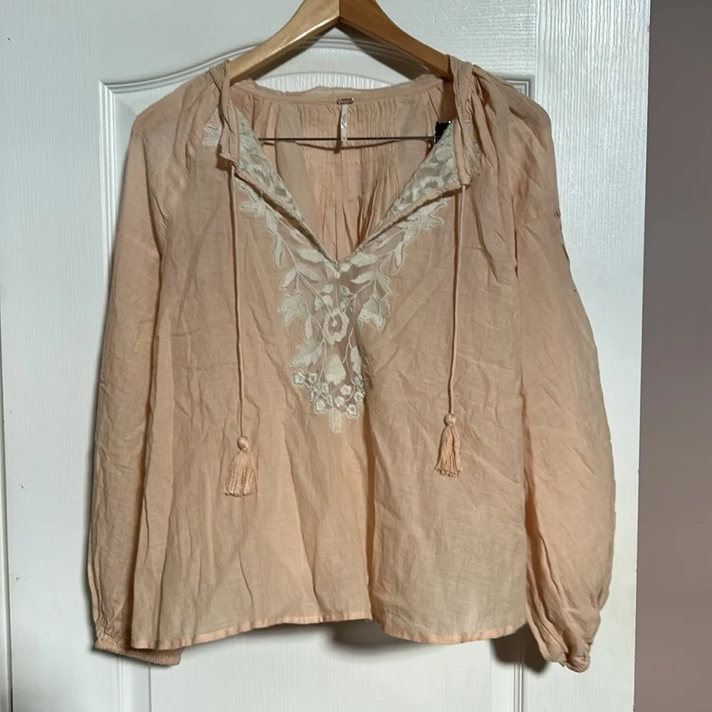 Free People peach lightweight excellent