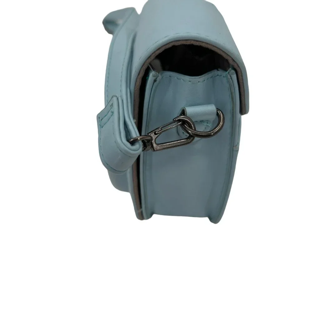 Shutter light blue