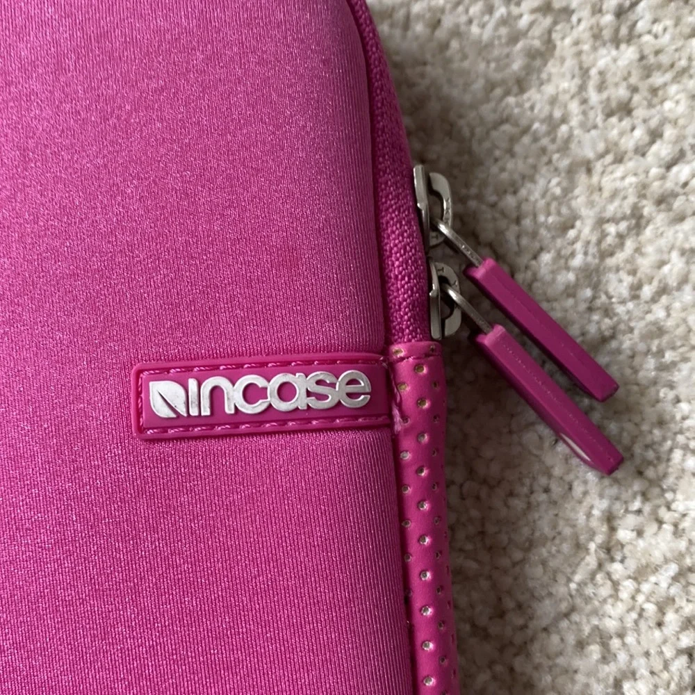 Incase pink laptop