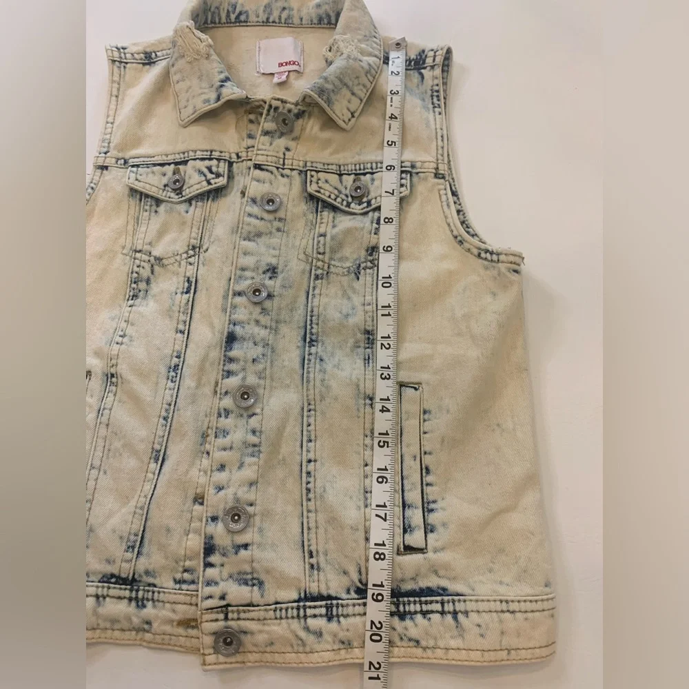 Vintage Y2K Bongo women’s medium whitewashed denim vest (C)
