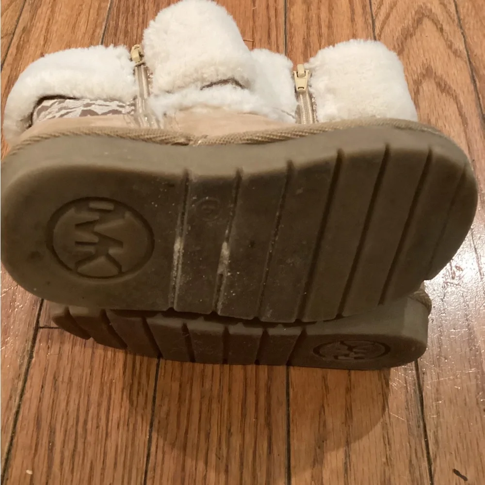 Michael Kors cute mk