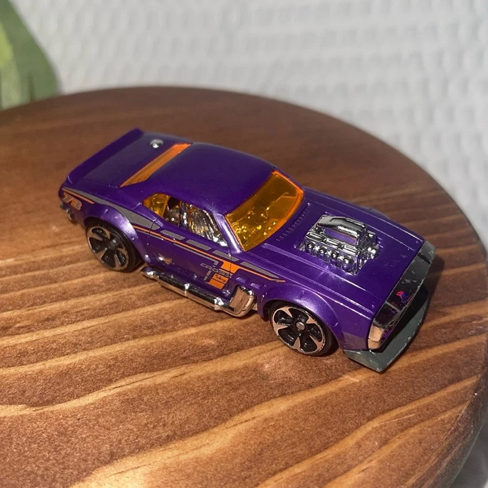ZURU Metal Machines Import 2018 POISON IVY Purple