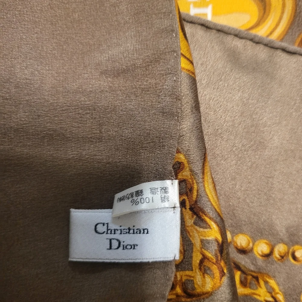 🔥EUC 💯 GORGEOUS CHRISTIAN DIOR CHAIN SILK SCARF