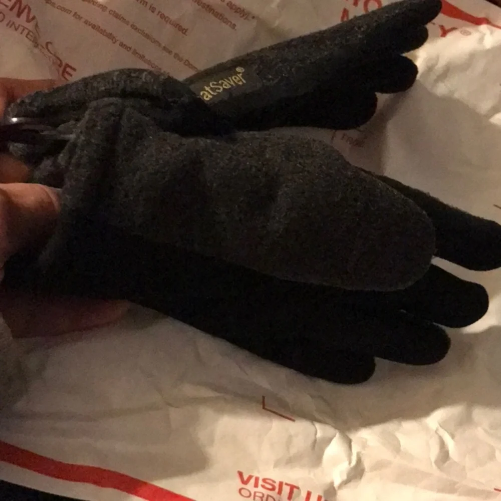 NWOT Heat Saver Gray and Black Fleece Gloves Lined Small Boys 5