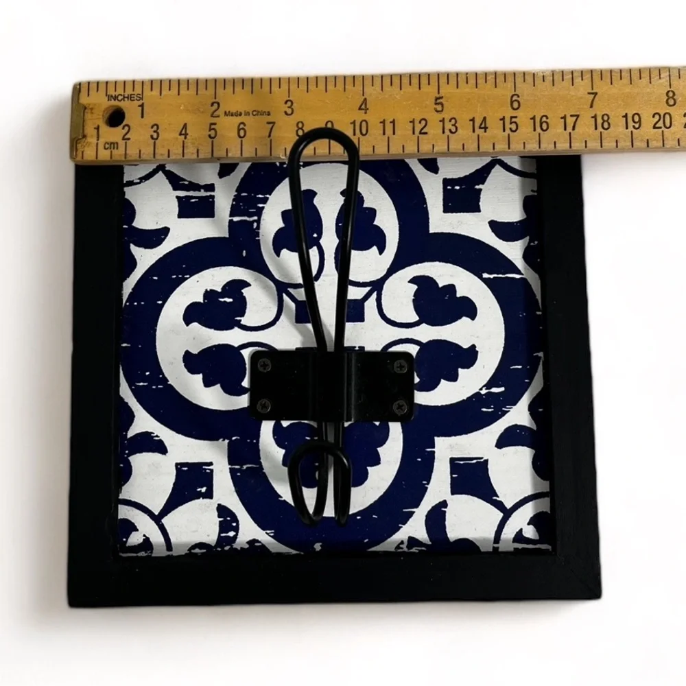 N/A painted wood