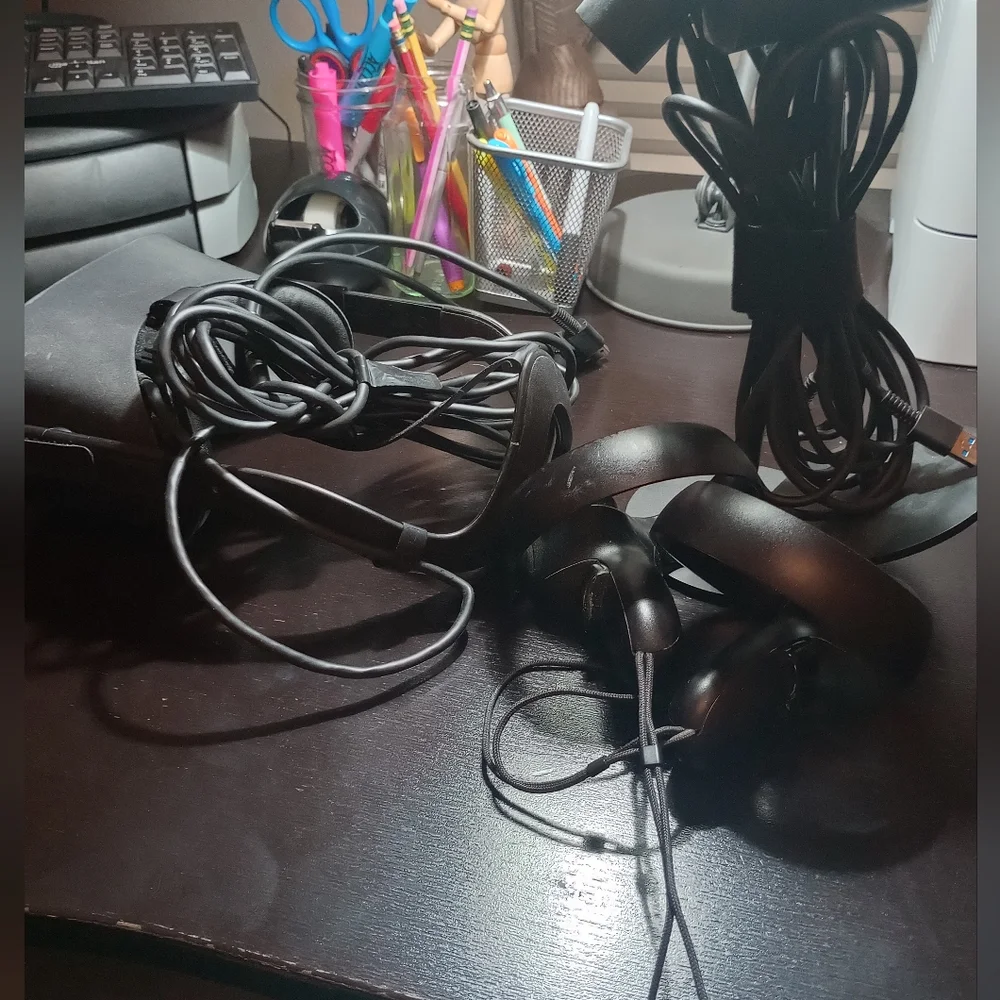 Oculus black first