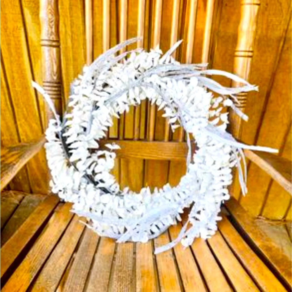 *Winter White Sparkle Eucalyptus Wreath
