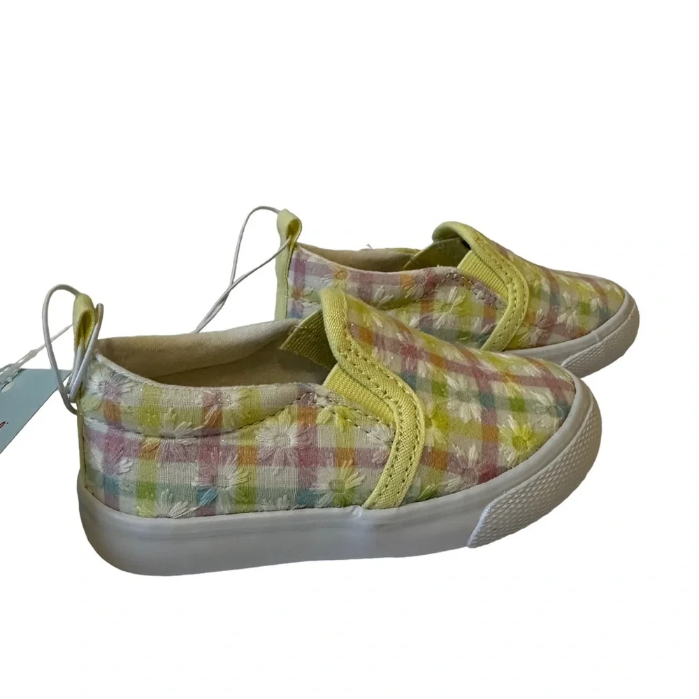 NWT Cat & Jack slip on Keagan Sneakers. Pastel colors in background.