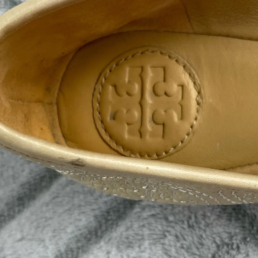 Tory Burch leather ballet flats with embroidered logo size 7.5