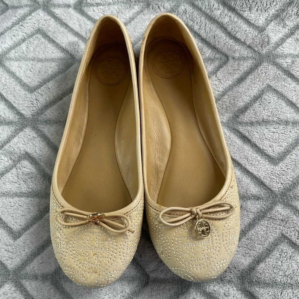 Tory Burch leather ballet flats with embroidered logo size 7.5