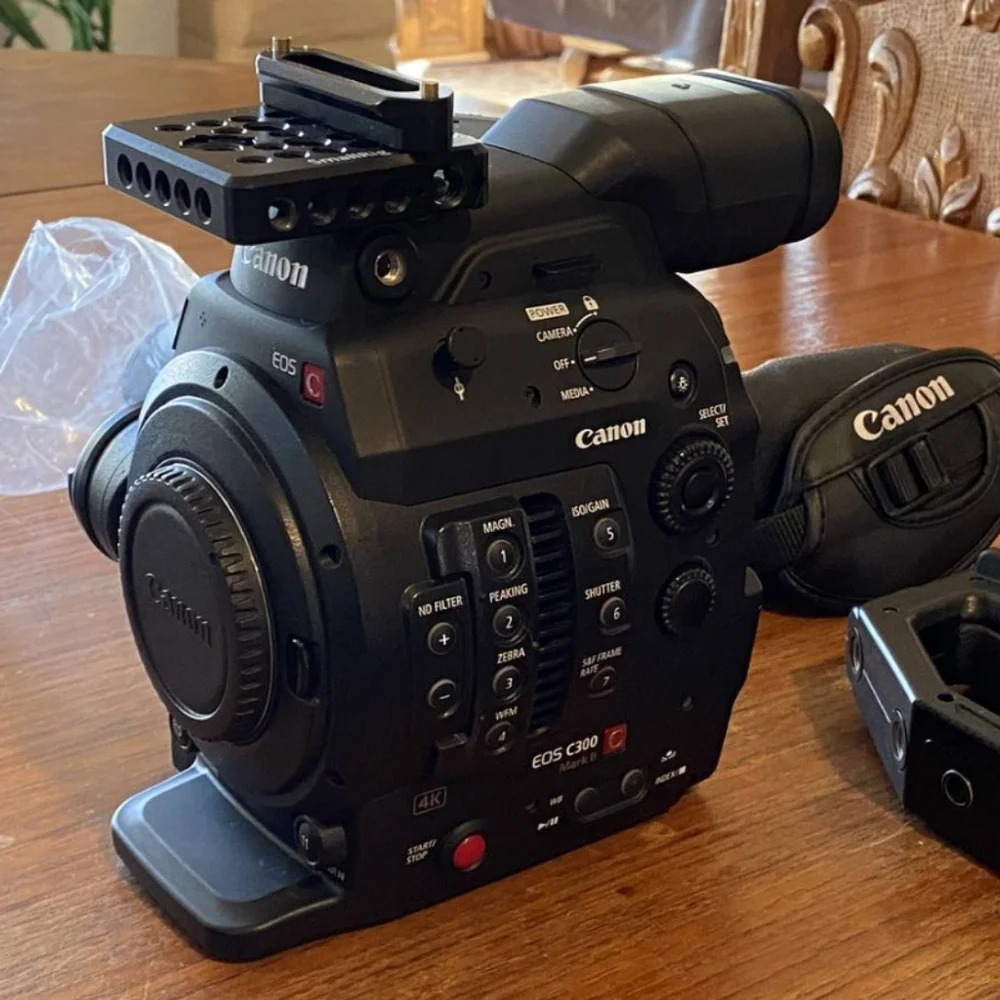 Canon eos c300