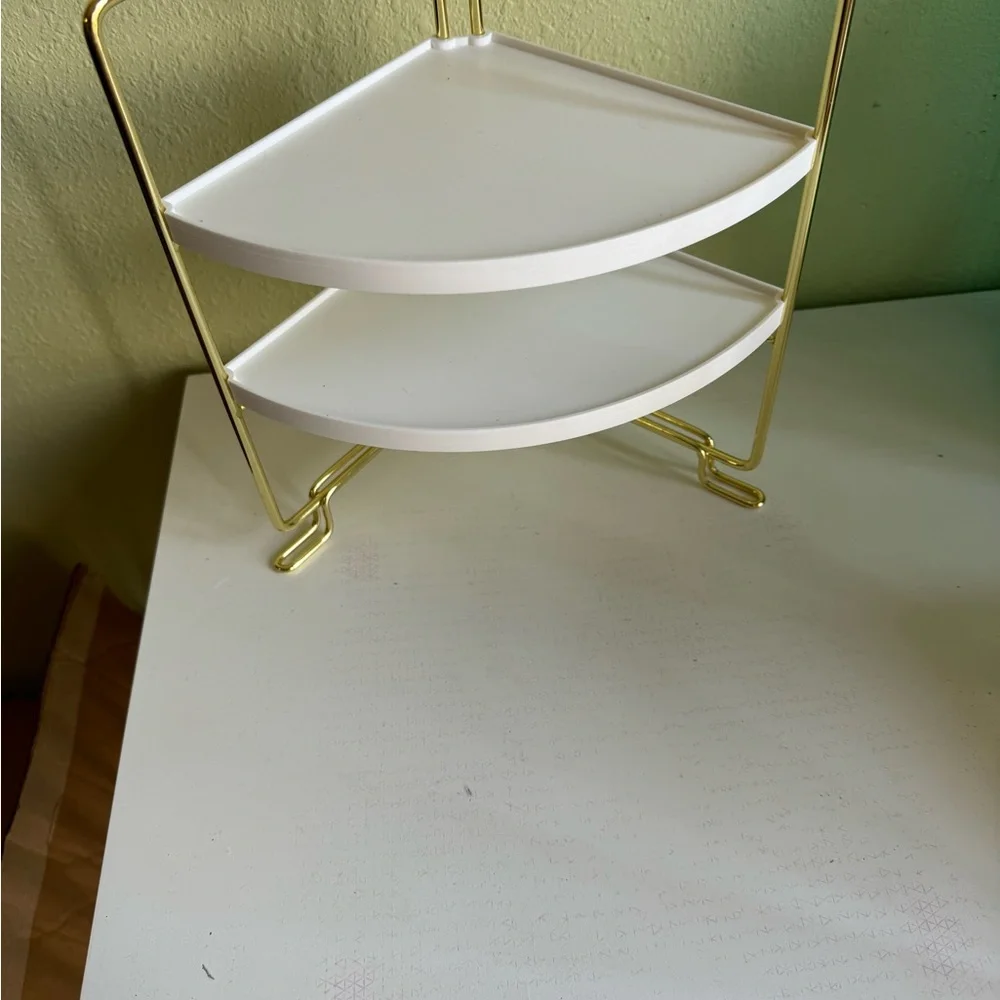 no name corner shelf