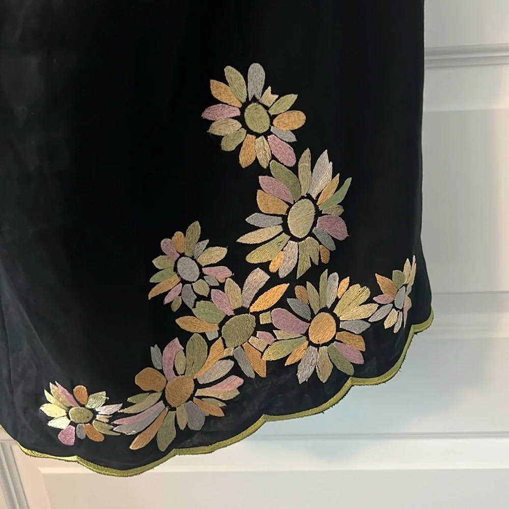 Jessica Howard beautiful embroidery