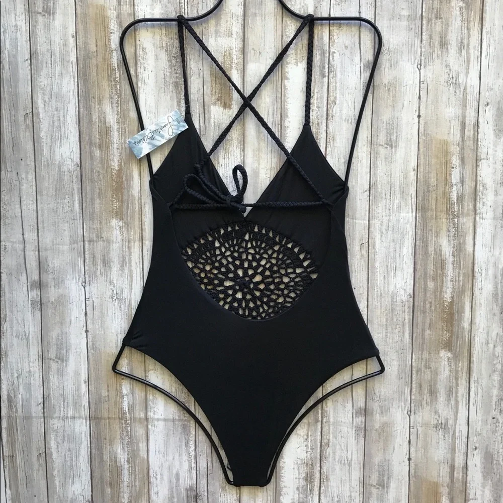 frankie’s kimono detailing