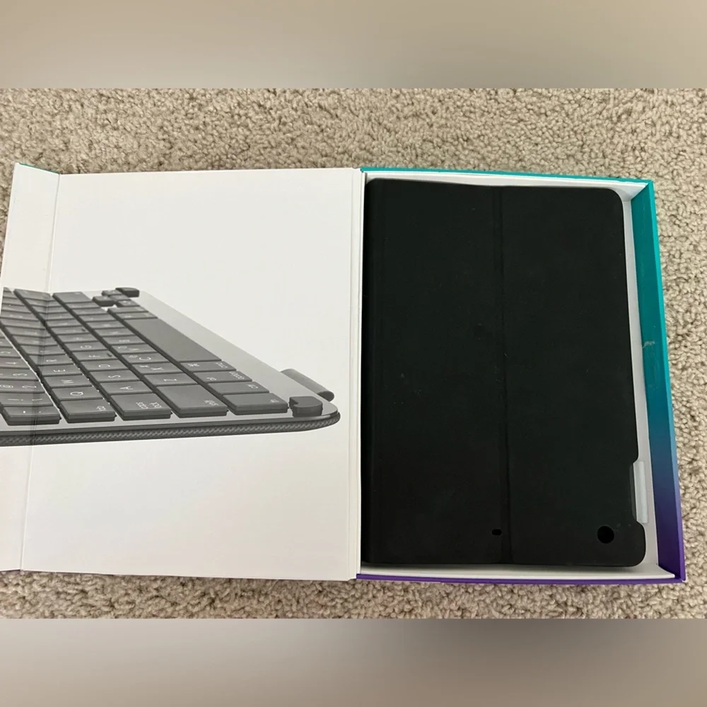 Logitech Type Plus iPad Air Folio Key Type + protective case