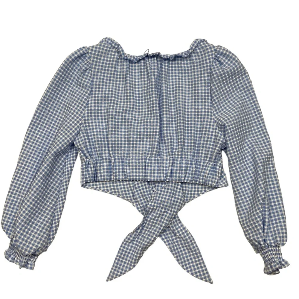 Zara *** carefully