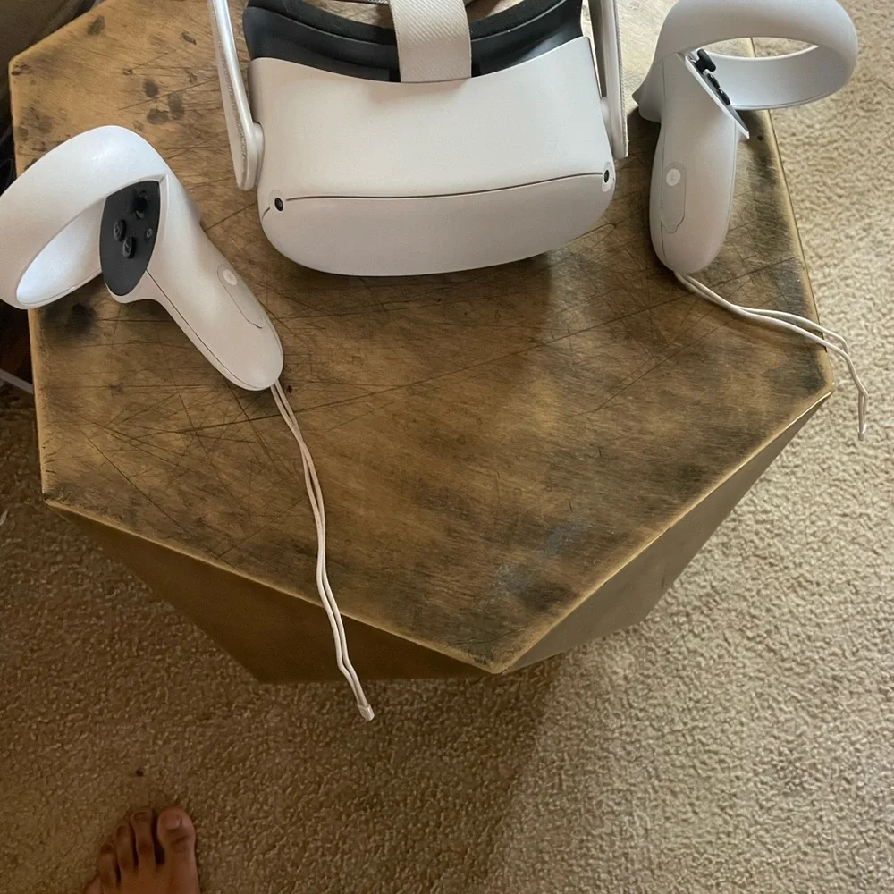 Oculus charger included