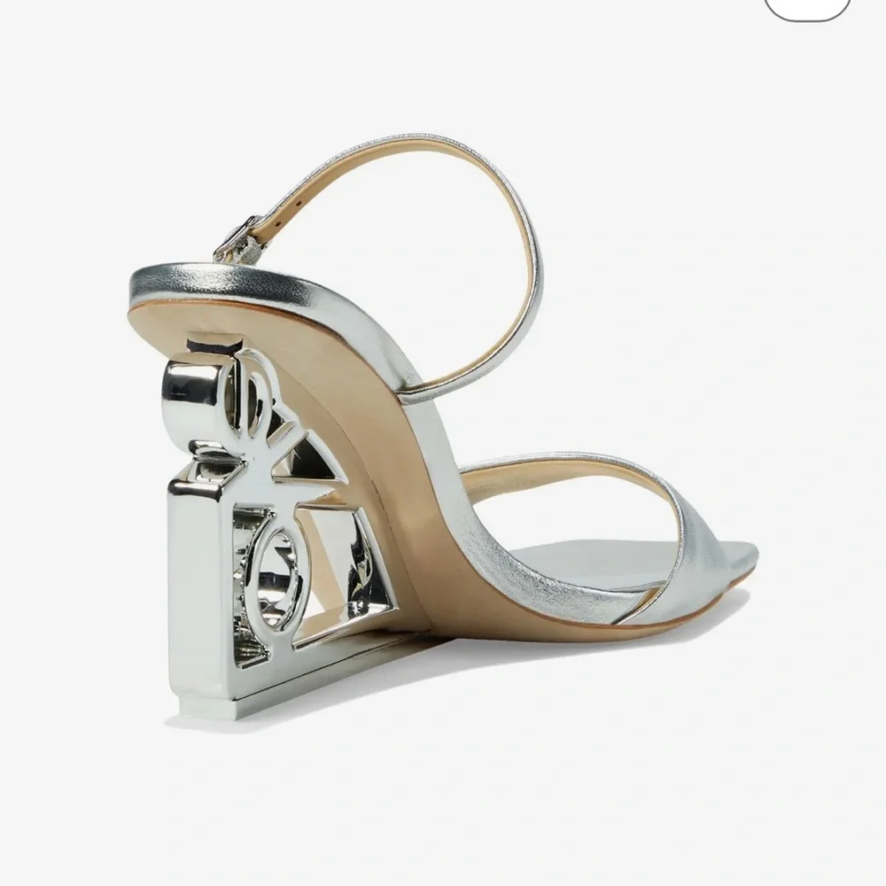 Badgley Mischka these artfully
