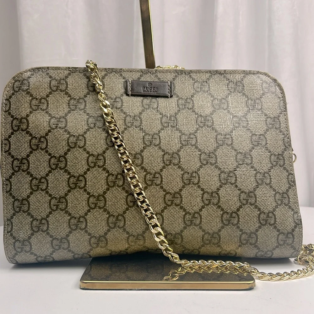 Authentic Gucci GG Vintage Suprime Brown ClutchBag