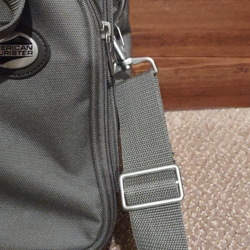 American Tourister smoke free