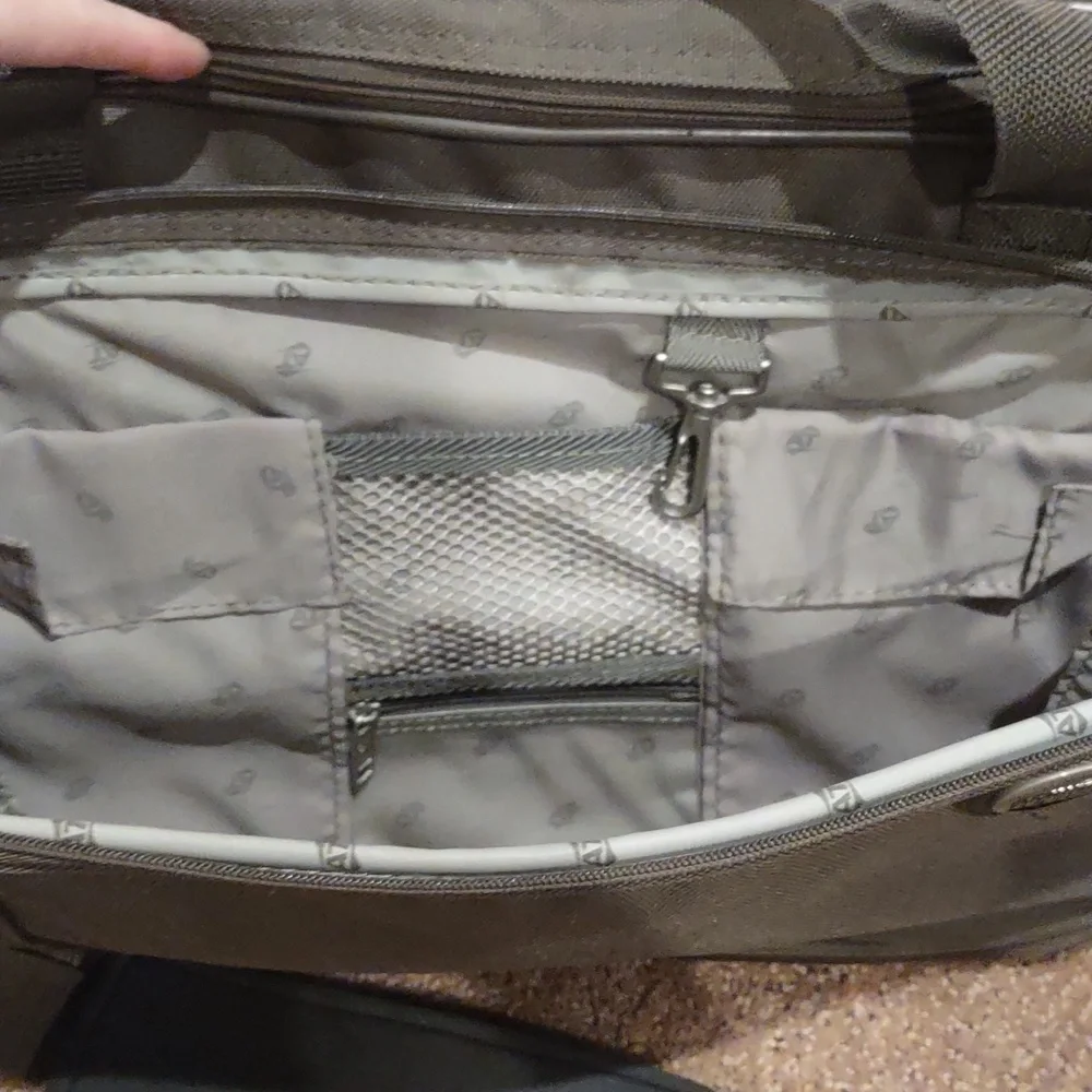 American Tourister smoke free
