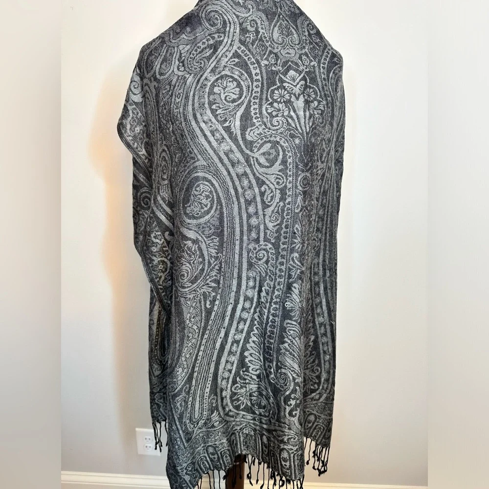 None paisley grey