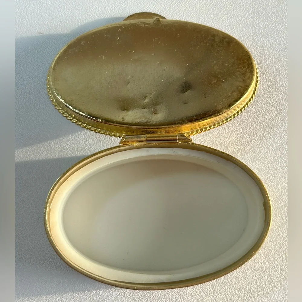 Vintage trinket box