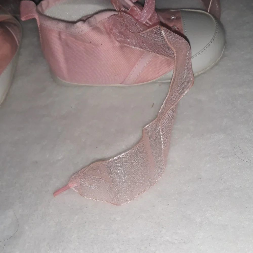 Klassy Baby pink white