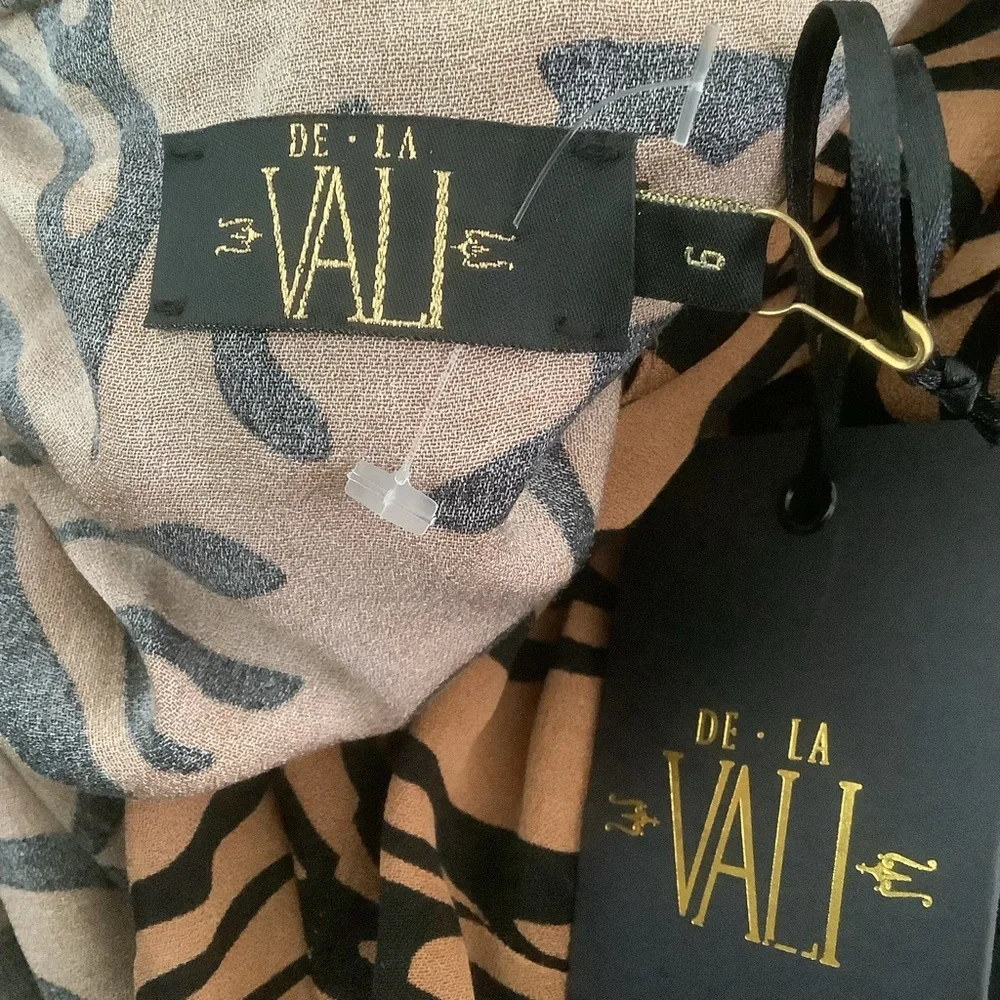 De La Vali gorgeous tiger