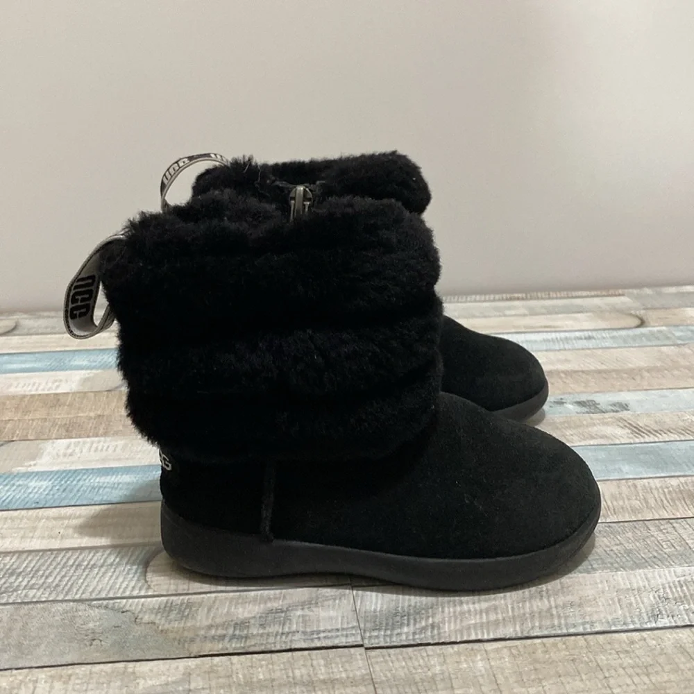 UGG toddler mini