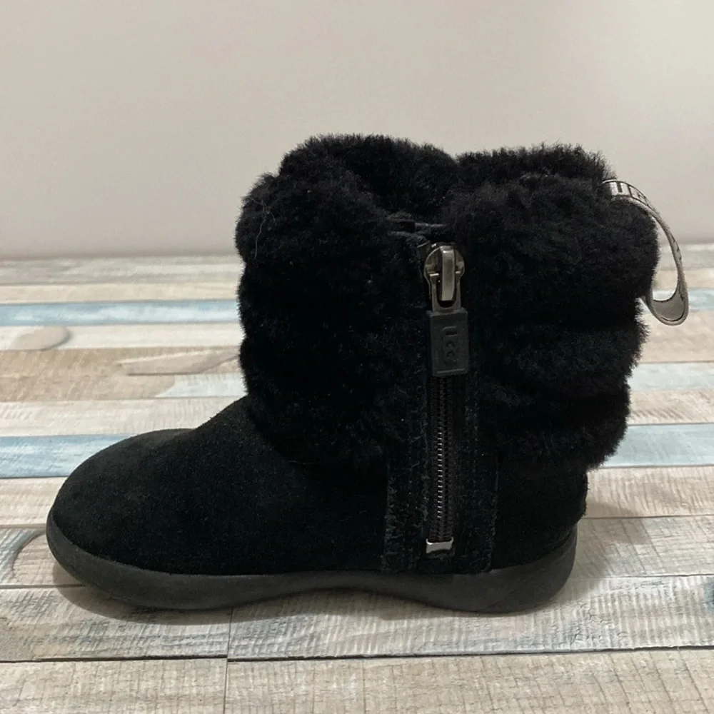 UGG toddler mini