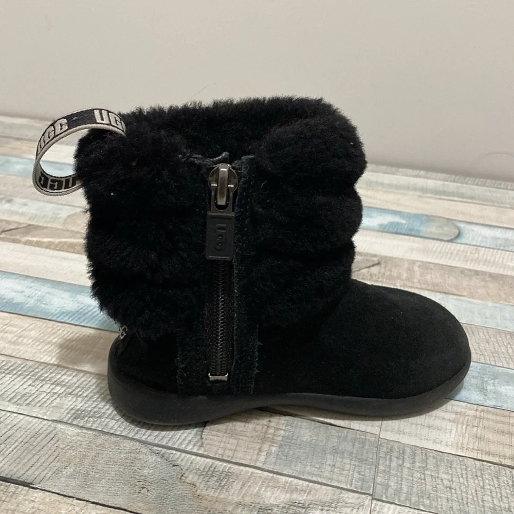 UGG toddler mini